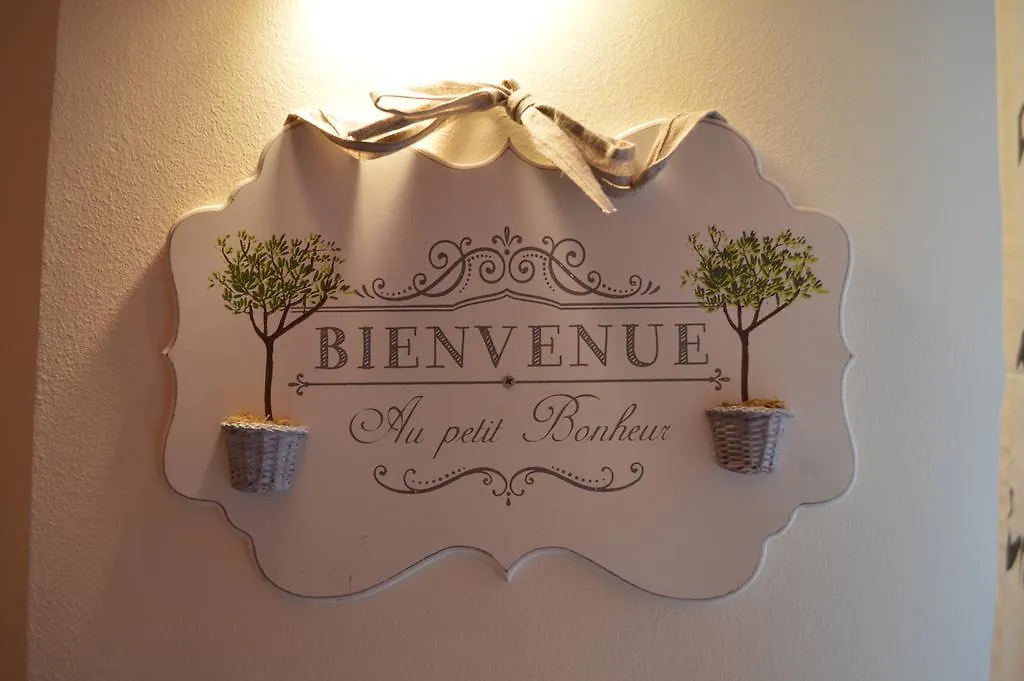 Au Petit Bonheur Apartment Genoa