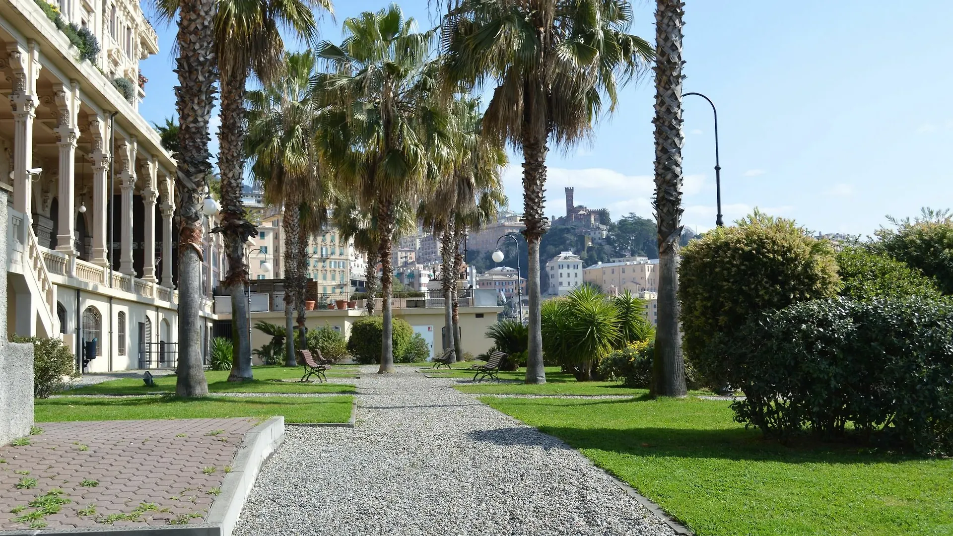 Au Petit Bonheur Apartment Genoa