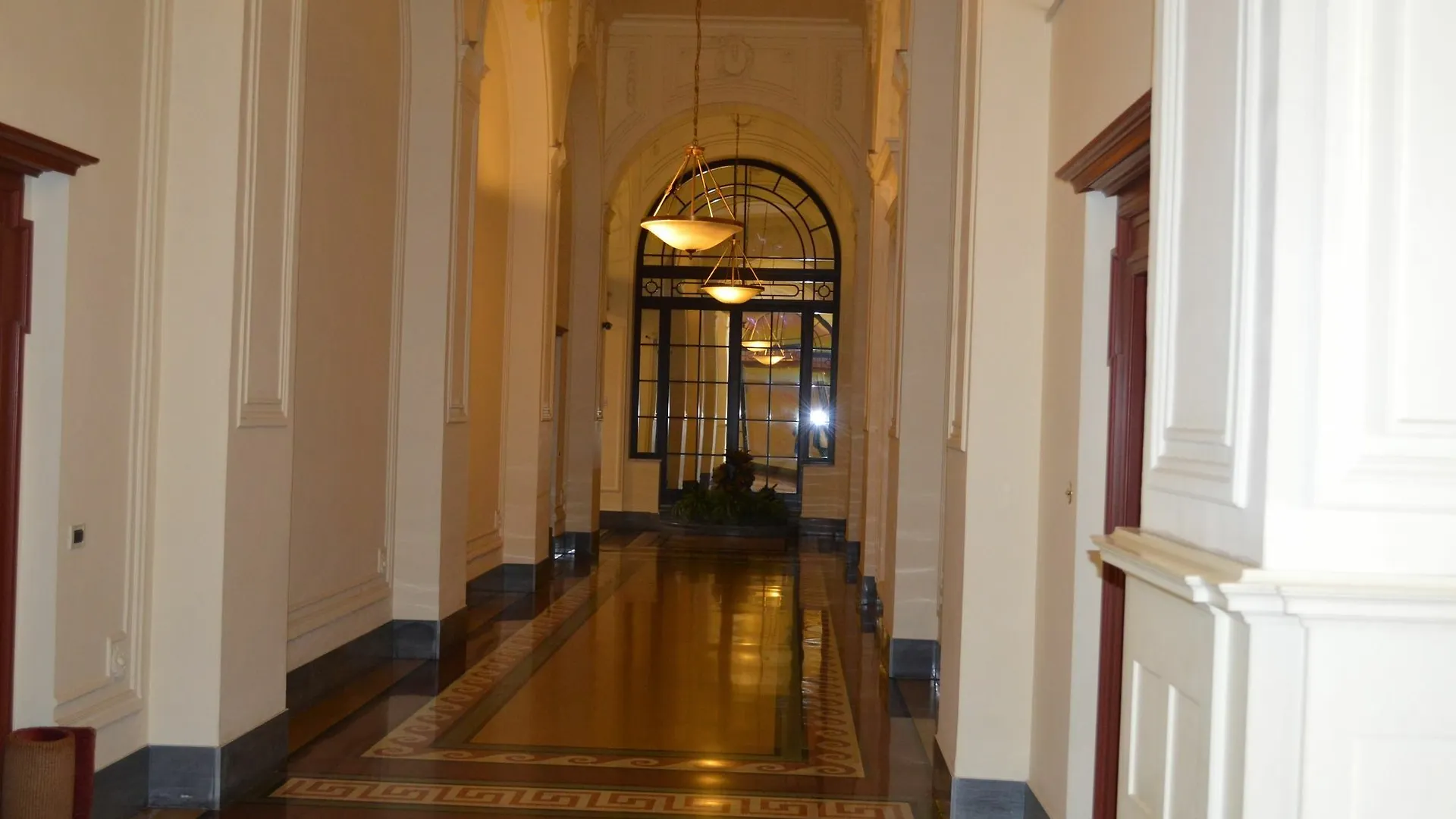 Au Petit Bonheur Apartment Genoa
